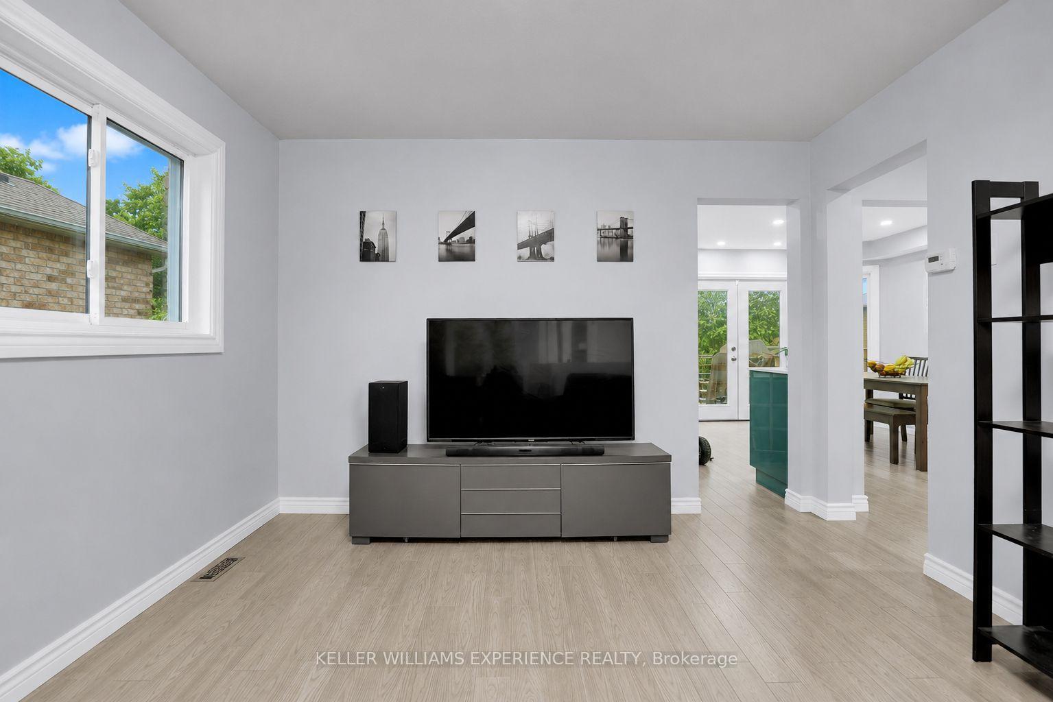 Photo 13 of 60 Nicholson Drive, Barrie, Ardagh — HOMEH