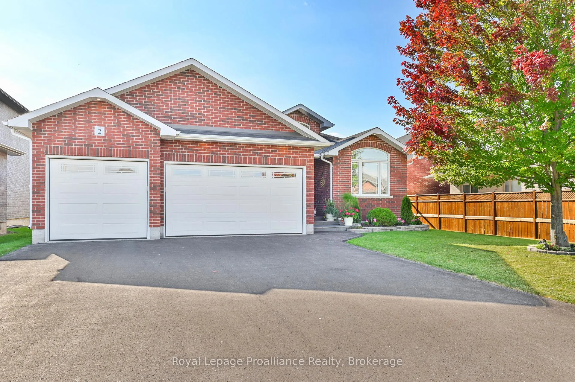 Photo 3 of 2 Bevan Drive, Belleville, Thurlow Ward — HOMEH