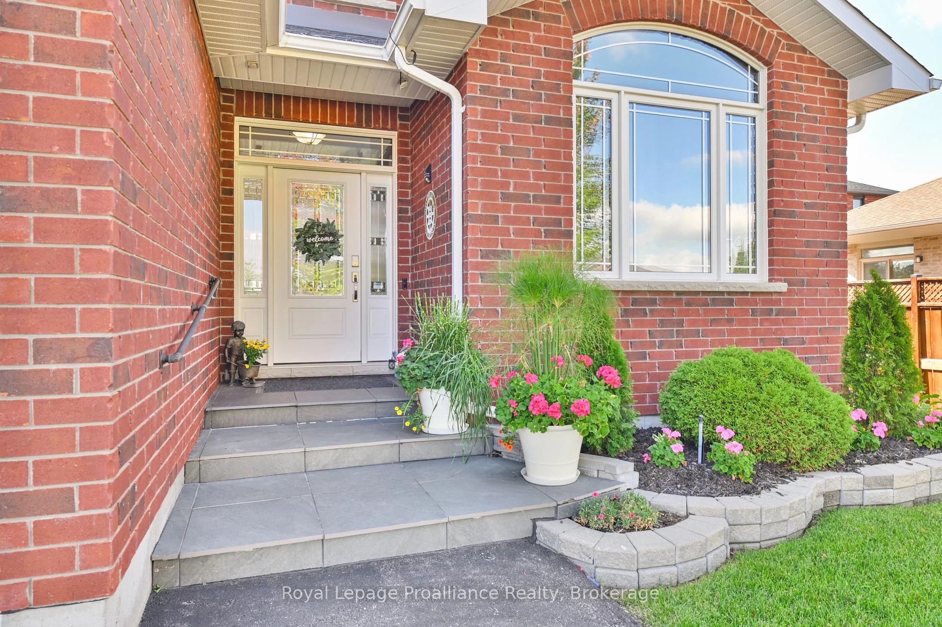 Photo 6 of 2 Bevan Drive, Belleville, Thurlow Ward — HOMEH