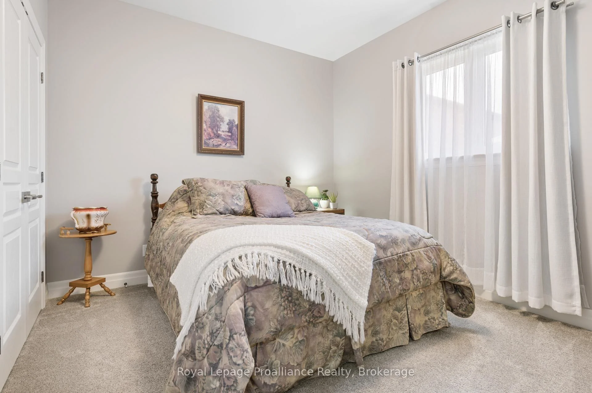 Photo 10 of 2 Bevan Drive, Belleville, Thurlow Ward — HOMEH