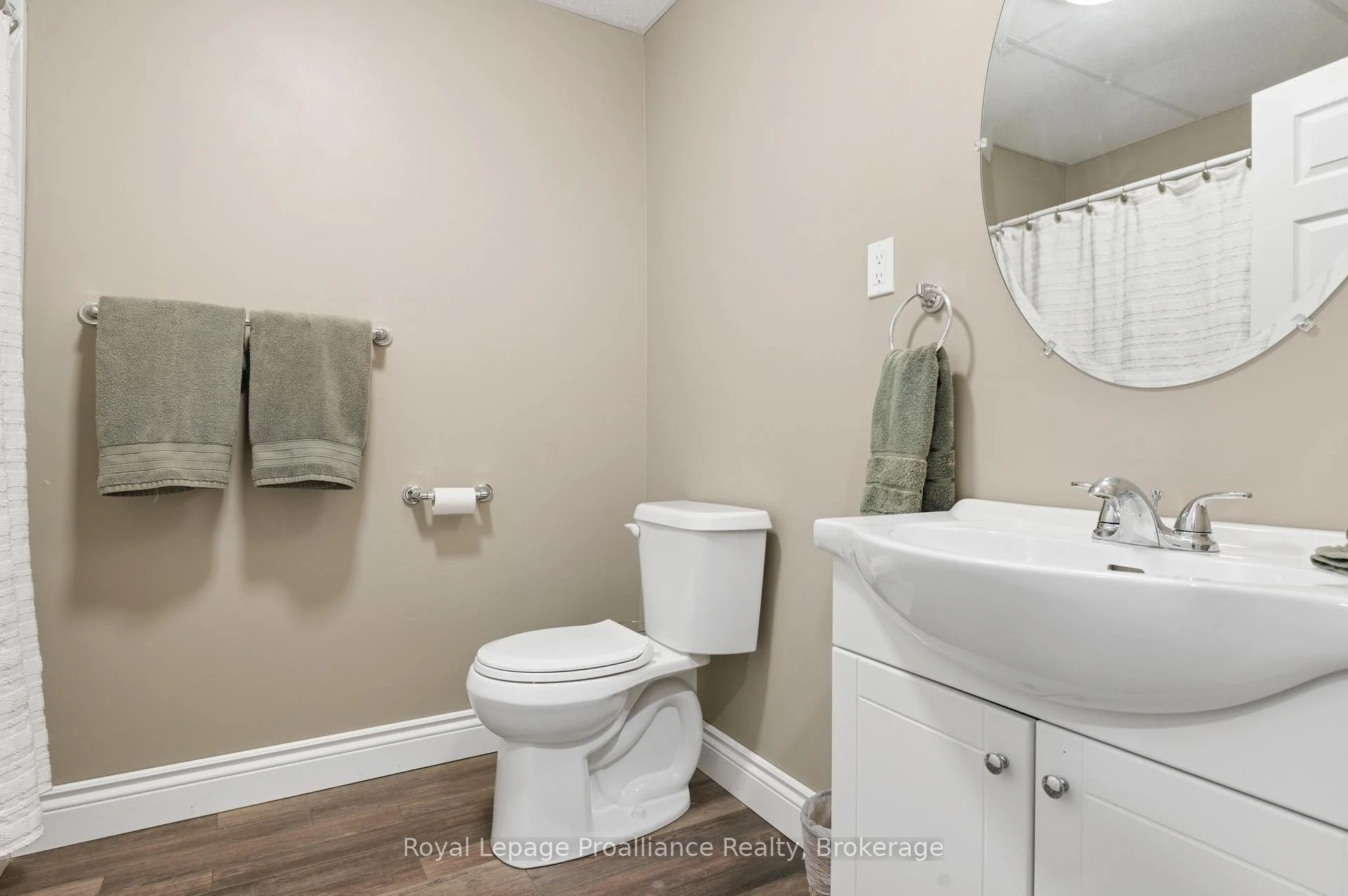 Photo 37 of 2 Bevan Drive, Belleville, Thurlow Ward — HOMEH