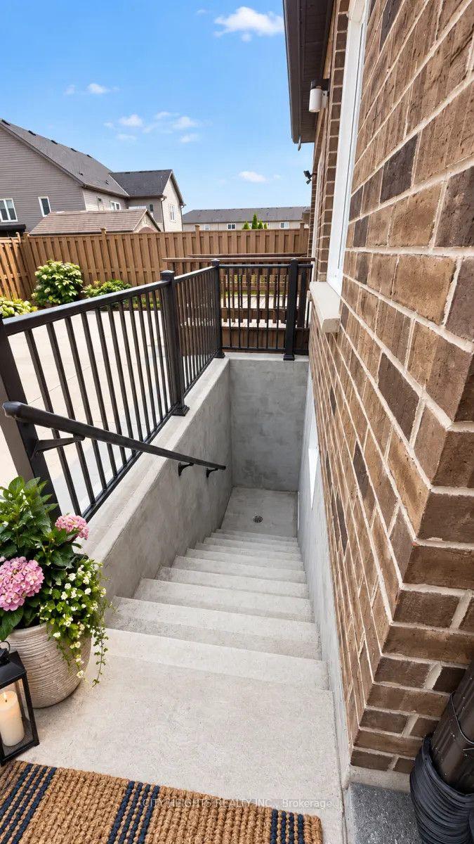 Photo 3 of Unit Lower, 8446 Jennfer Crescent, Niagara Falls, Forestview — HOMEH