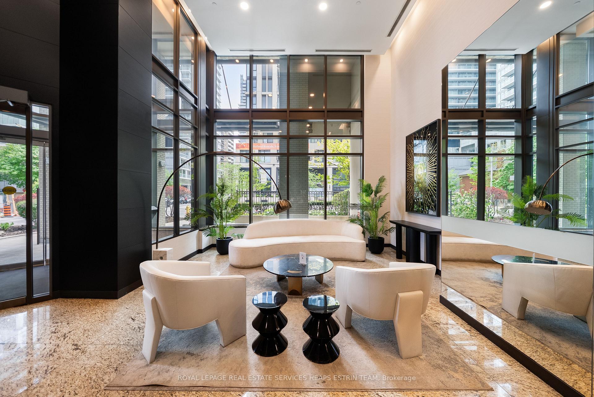 Photo 3 of Unit 1301, 88 Broadway Avenue, Toronto, Mount Pleasant West — HOMEH
