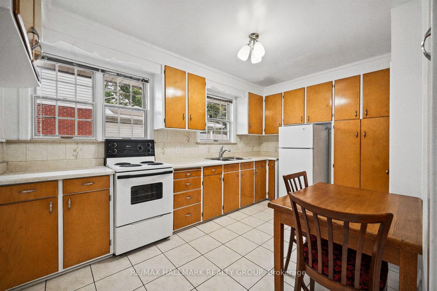 Photo 13 of 234 Columbus Avenue, Ottawa, Overbrook/Castle Heights — HOMEH