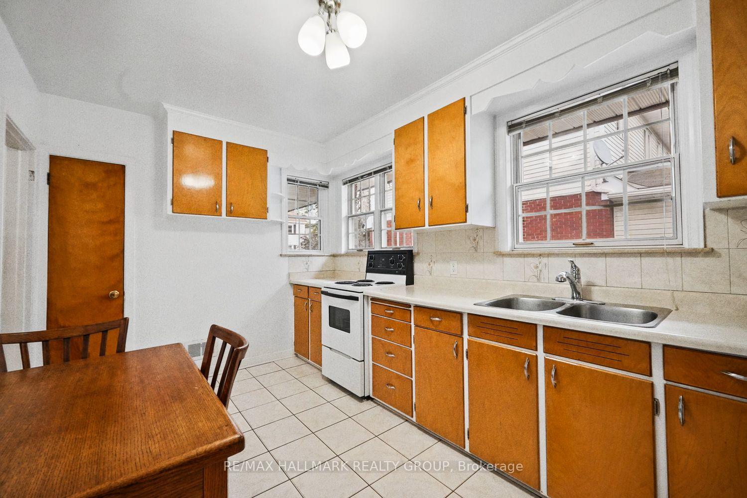 Photo 15 of 234 Columbus Avenue, Ottawa, Overbrook/Castle Heights — HOMEH