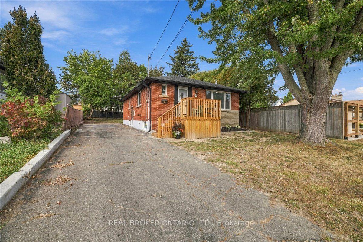 Photo 2 of 480 Rosseau Road, Hamilton, Rosedale — HOMEH