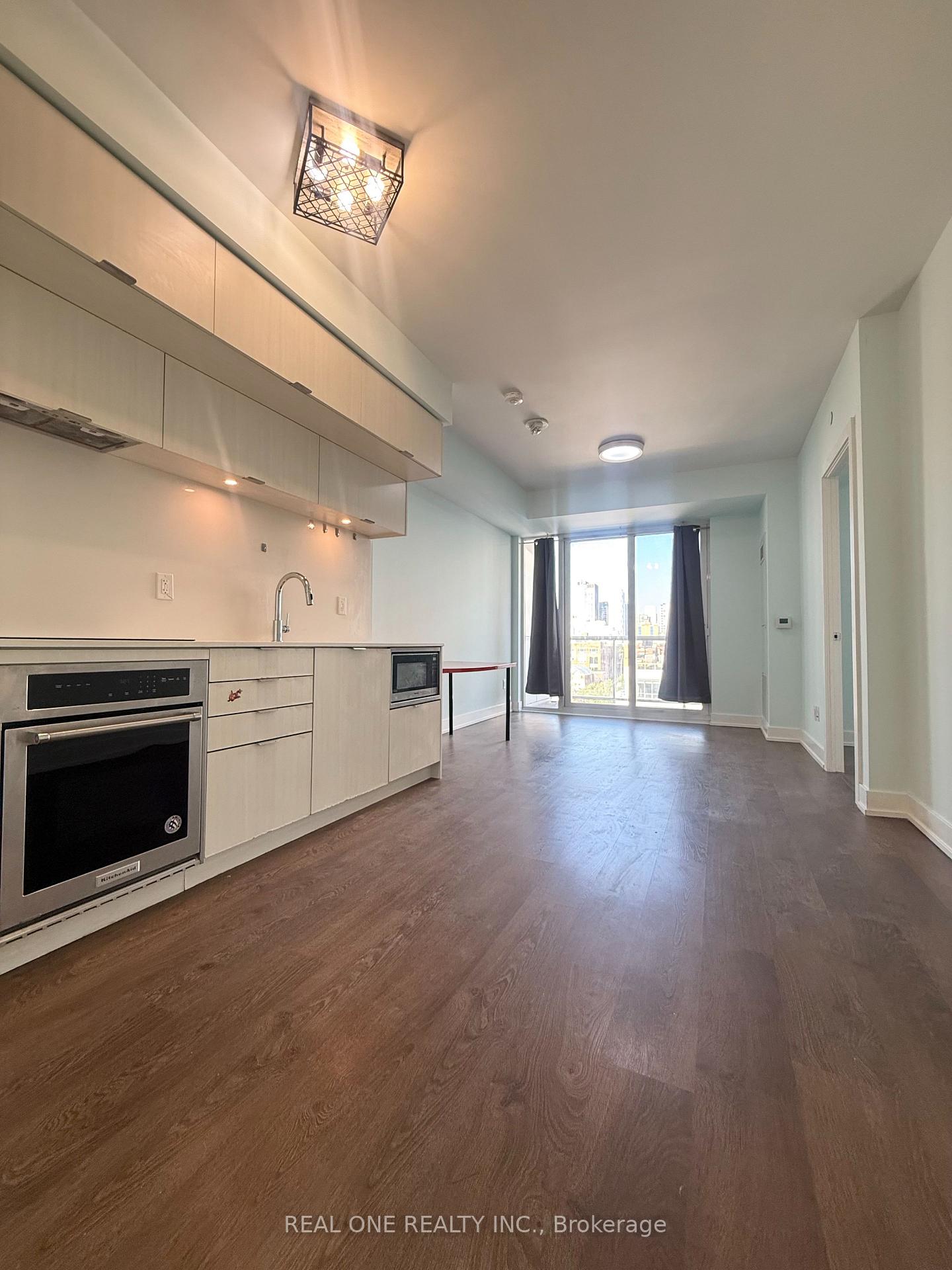 Photo of Unit 610, 80 Vanauley Street