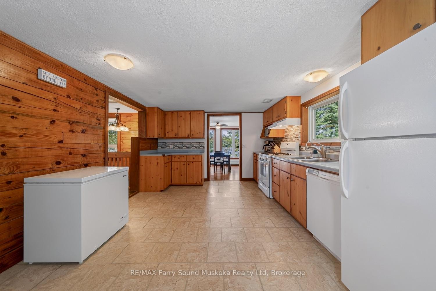 Photo 5 of 134 Johnston Road, Magnetawan, Spence — HOMEH