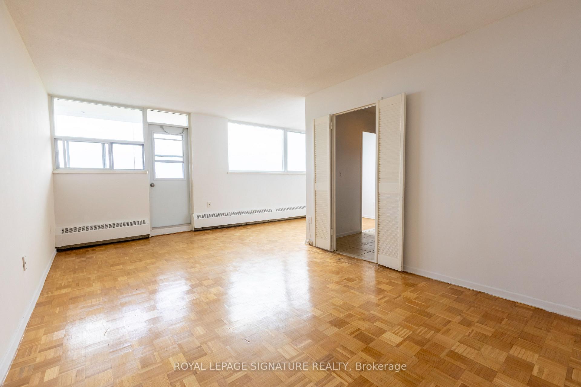 Photo of Unit 1808, 161 Oakwood Avenue