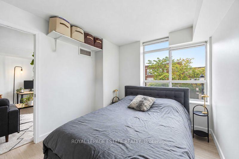 Photo 6 of Unit 203, 140 Bathurst Avenue, Toronto, Niagara — HOMEH