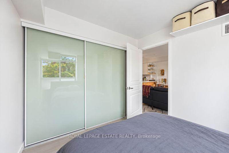 Photo 7 of Unit 203, 140 Bathurst Avenue, Toronto, Niagara — HOMEH