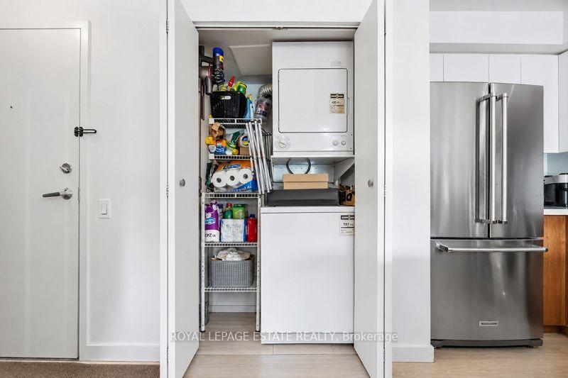 Photo 8 of Unit 203, 140 Bathurst Avenue, Toronto, Niagara — HOMEH