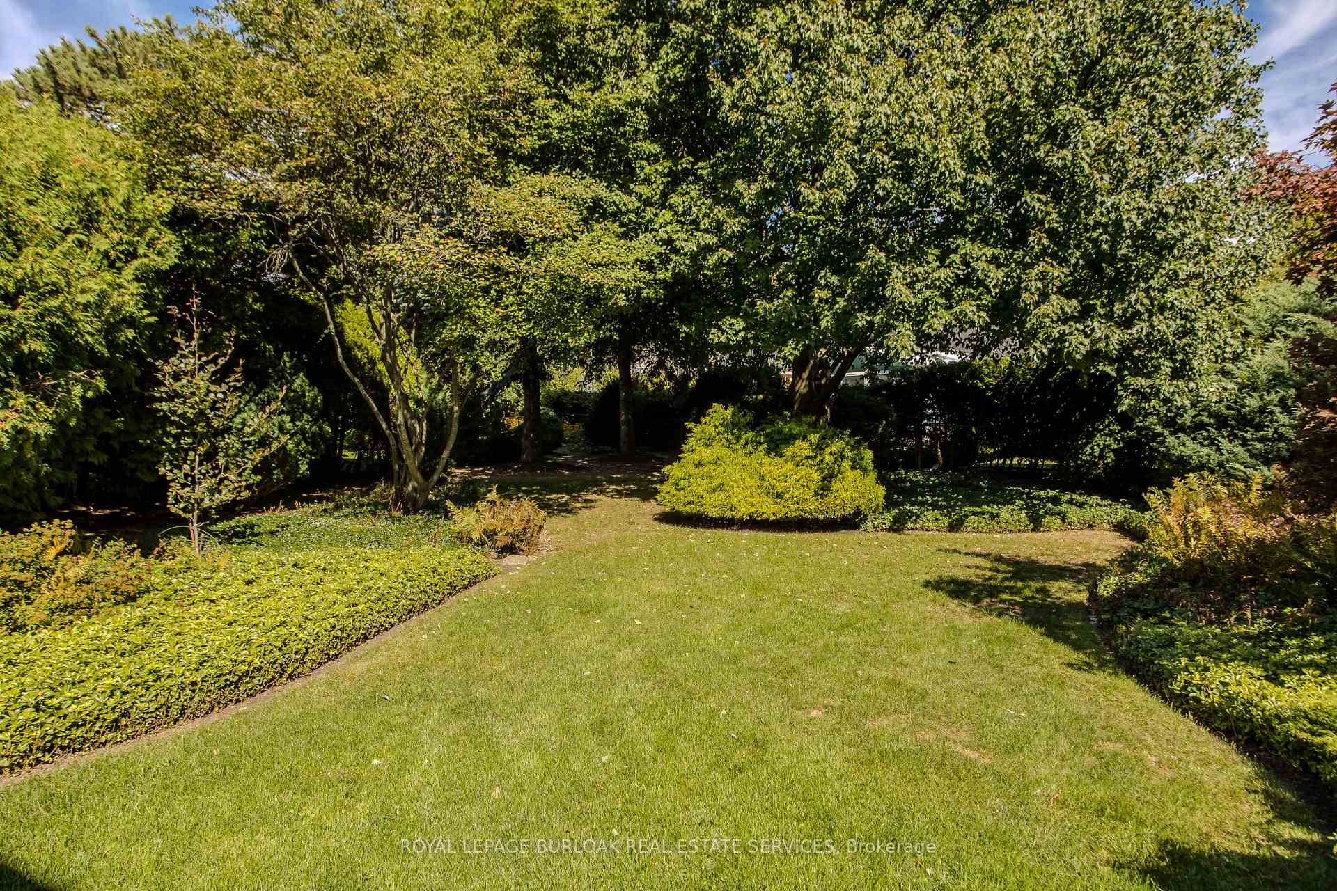 Photo 8 of 247 Walden Drive, Burlington, Roseland — HOMEH
