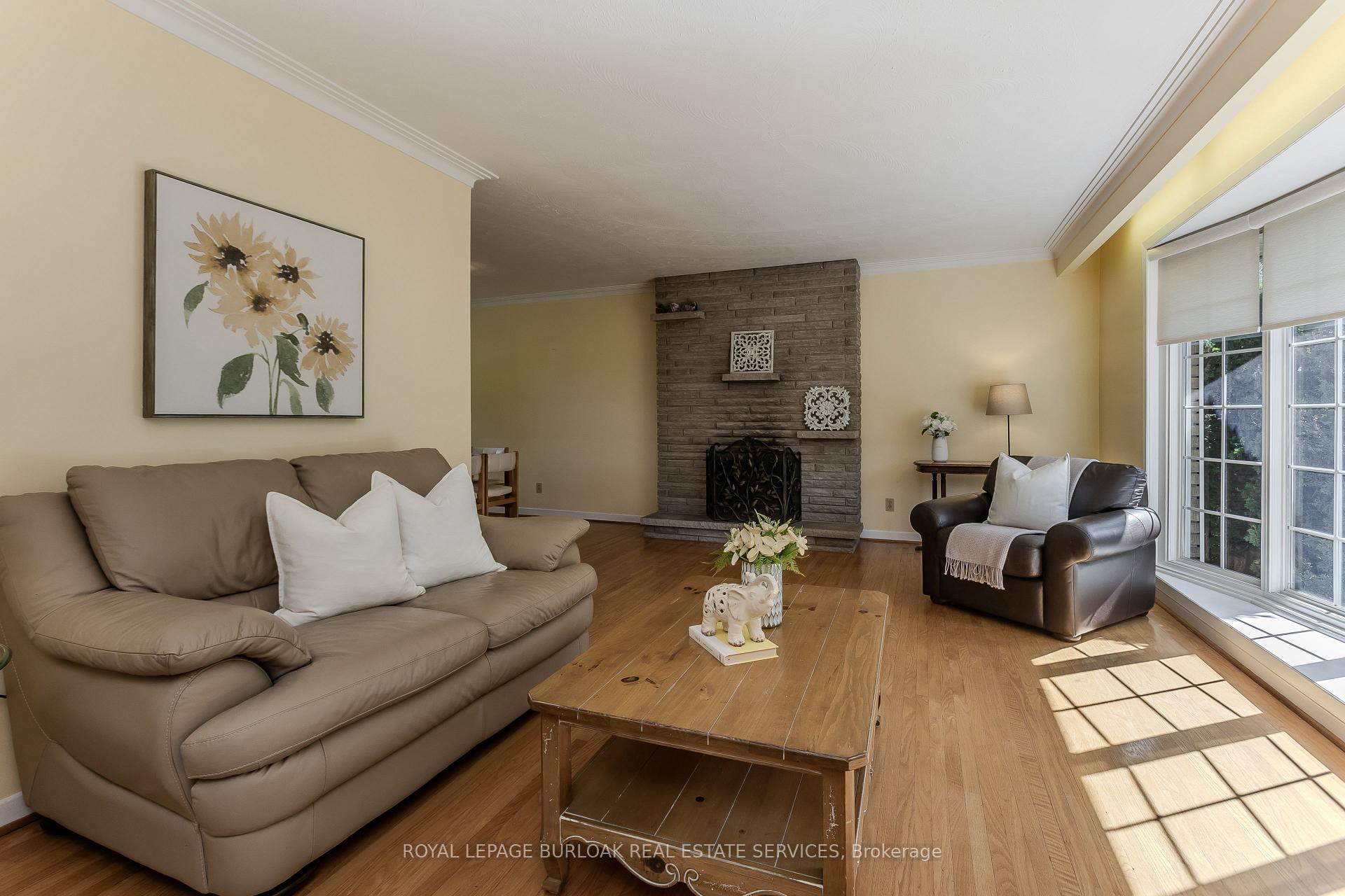 Photo 12 of 247 Walden Drive, Burlington, Roseland — HOMEH