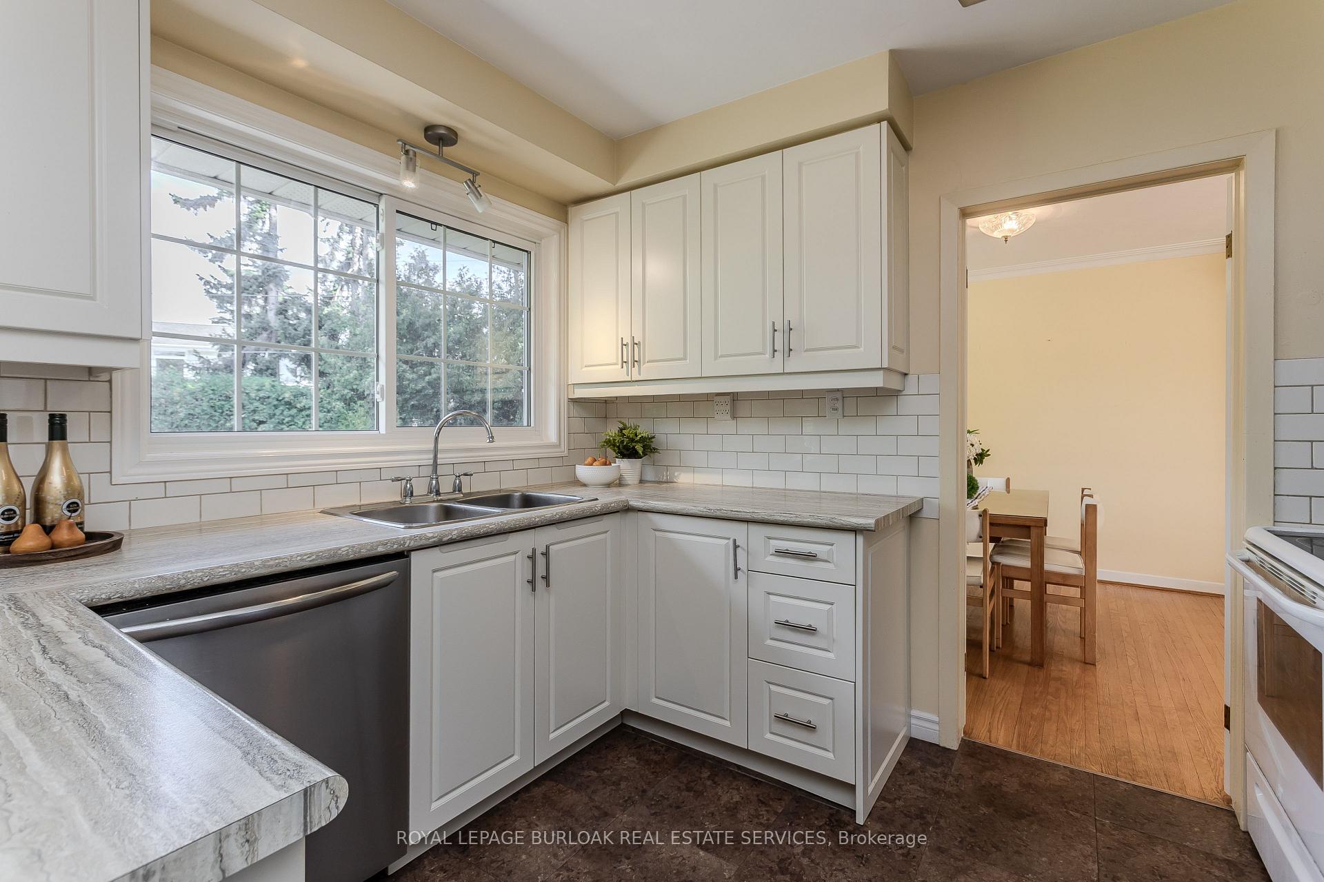 Photo 15 of 247 Walden Drive, Burlington, Roseland — HOMEH