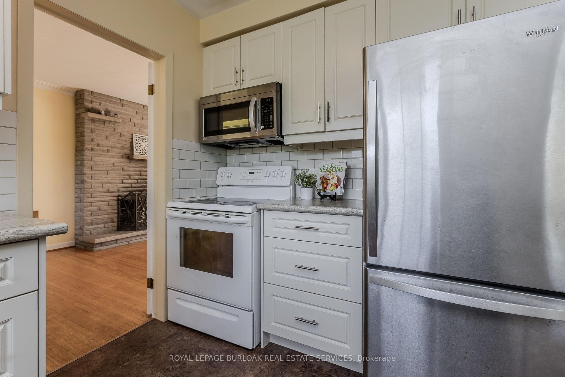 Photo 16 of 247 Walden Drive, Burlington, Roseland — HOMEH