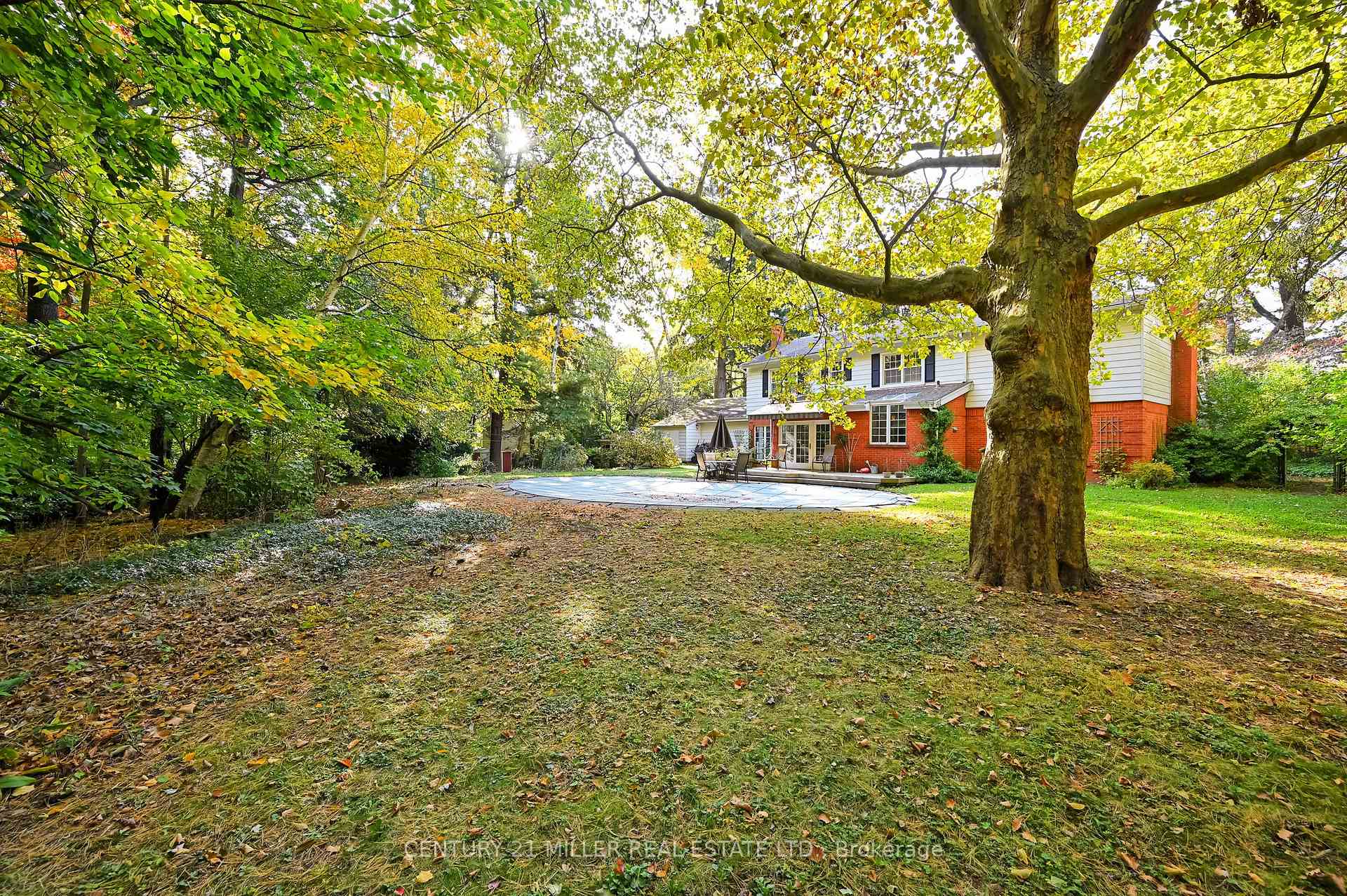 Photo 8 of 1296 Cumnock Crescent, Oakville, Morrison — HOMEH