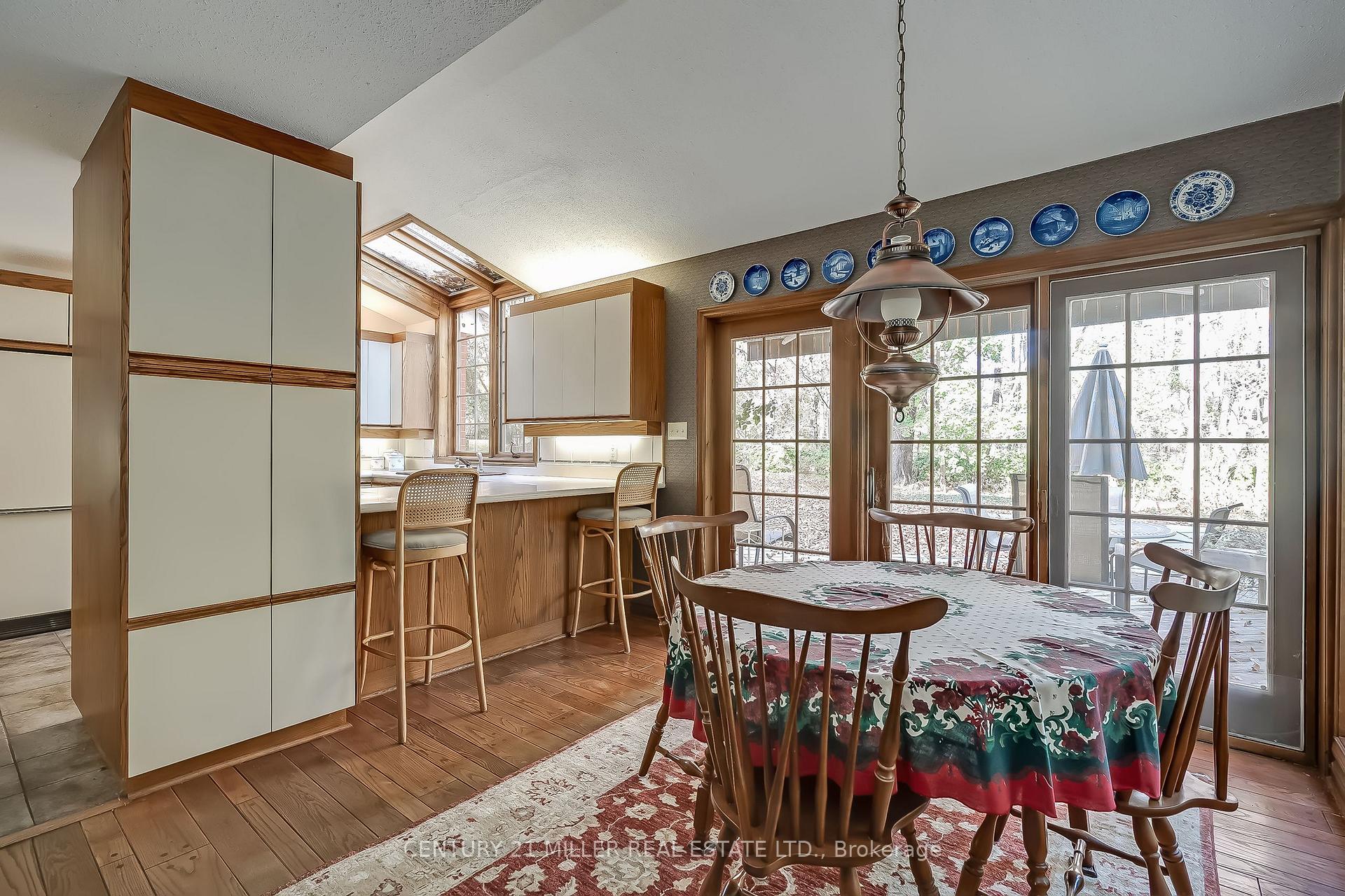 Photo 19 of 1296 Cumnock Crescent, Oakville, Morrison — HOMEH