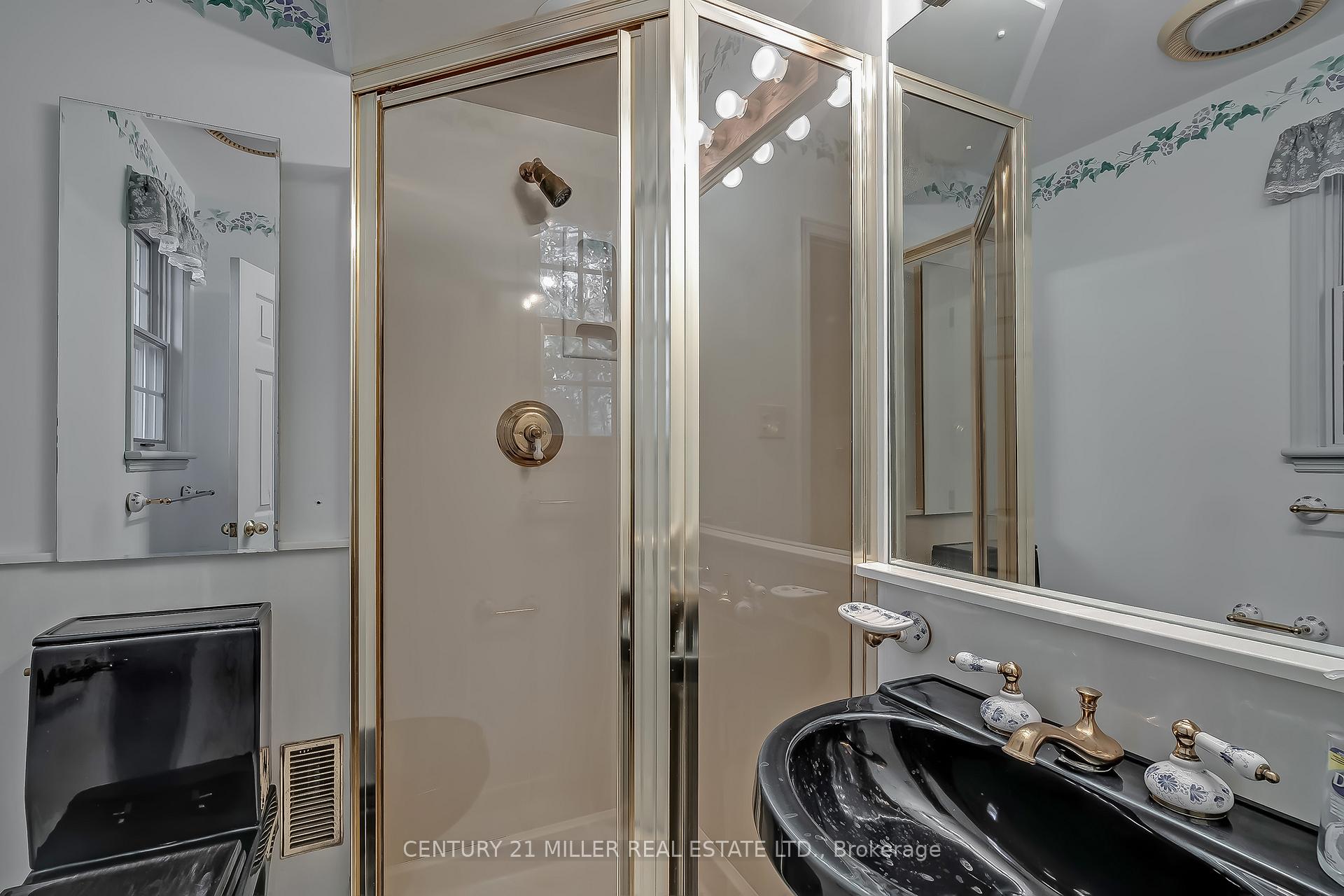 Photo 29 of 1296 Cumnock Crescent, Oakville, Morrison — HOMEH