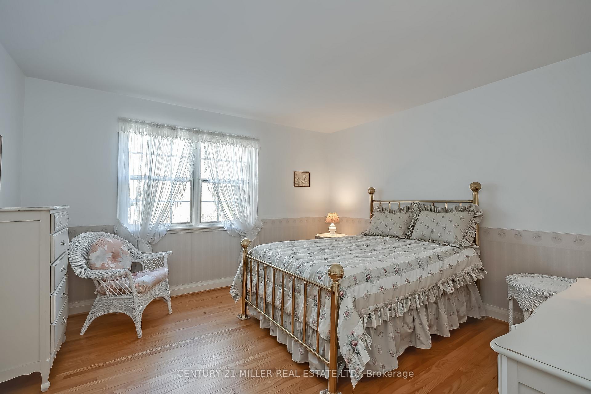 Photo 30 of 1296 Cumnock Crescent, Oakville, Morrison — HOMEH