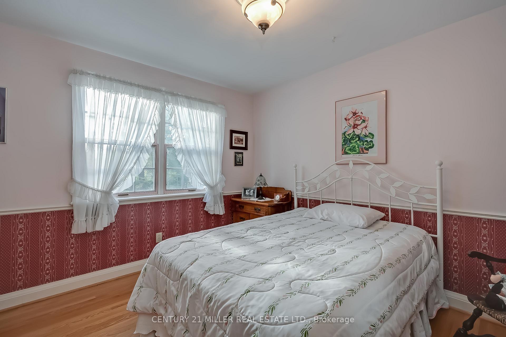 Photo 31 of 1296 Cumnock Crescent, Oakville, Morrison — HOMEH