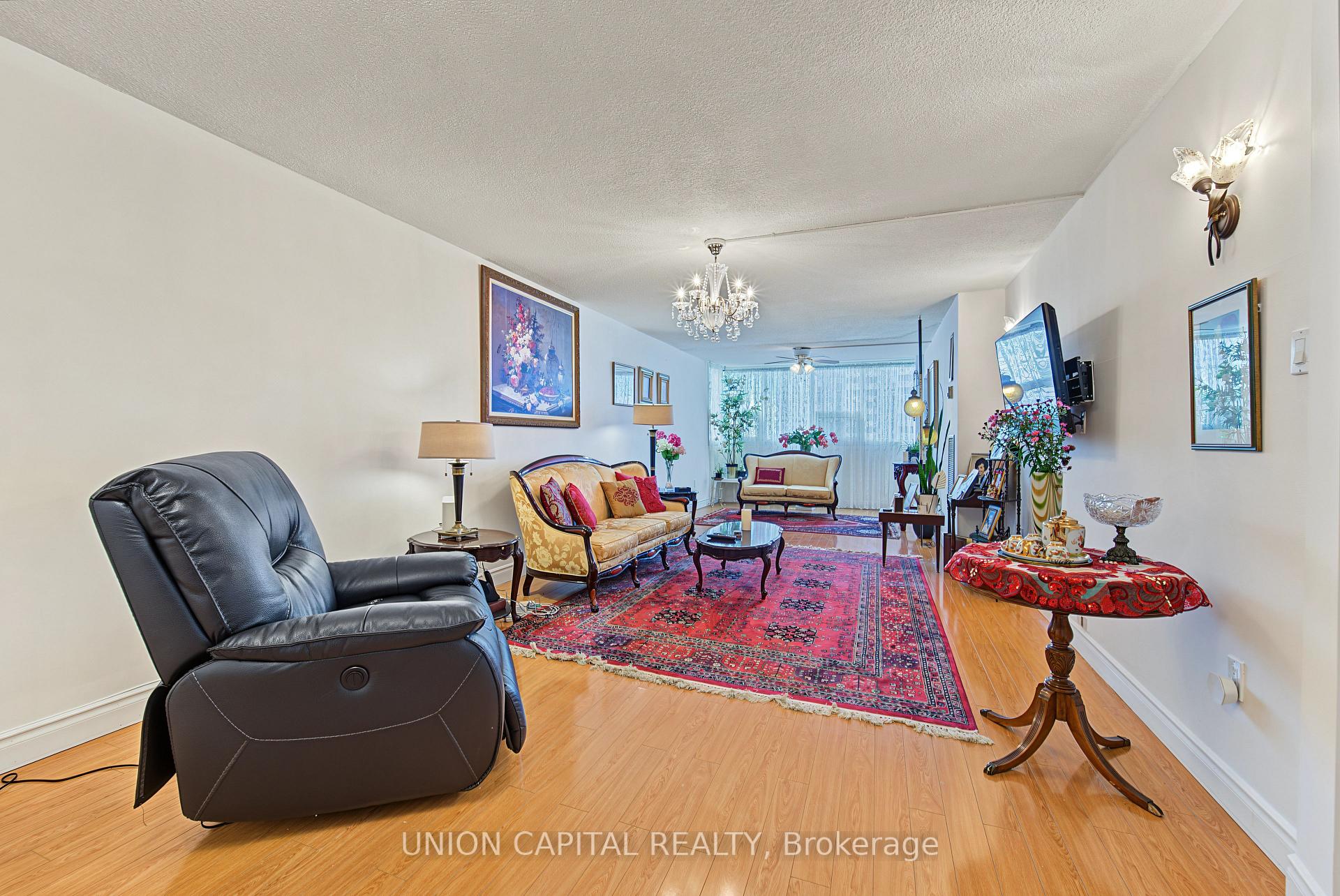 Photo 6 of Unit 1402, 3303 Don Mills Road, North York, Don Valley Village — HOMEH