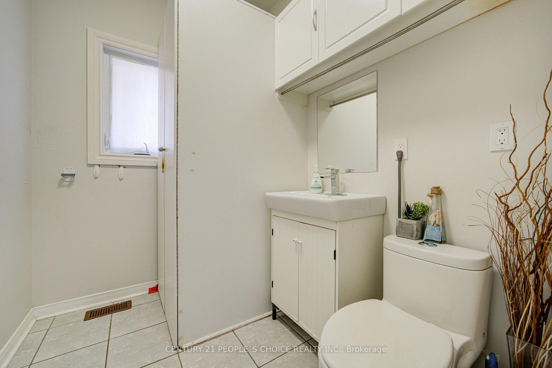 Photo 12 of 145 Trailhead Avenue, Newmarket, Woodland Hill — HOMEH