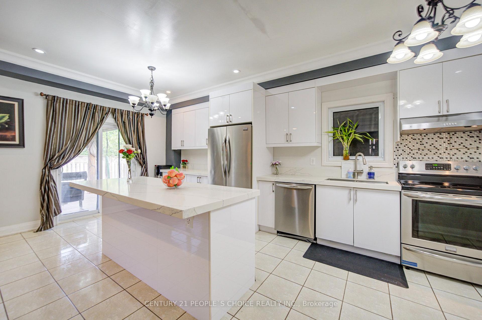 Photo 16 of 145 Trailhead Avenue, Newmarket, Woodland Hill — HOMEH