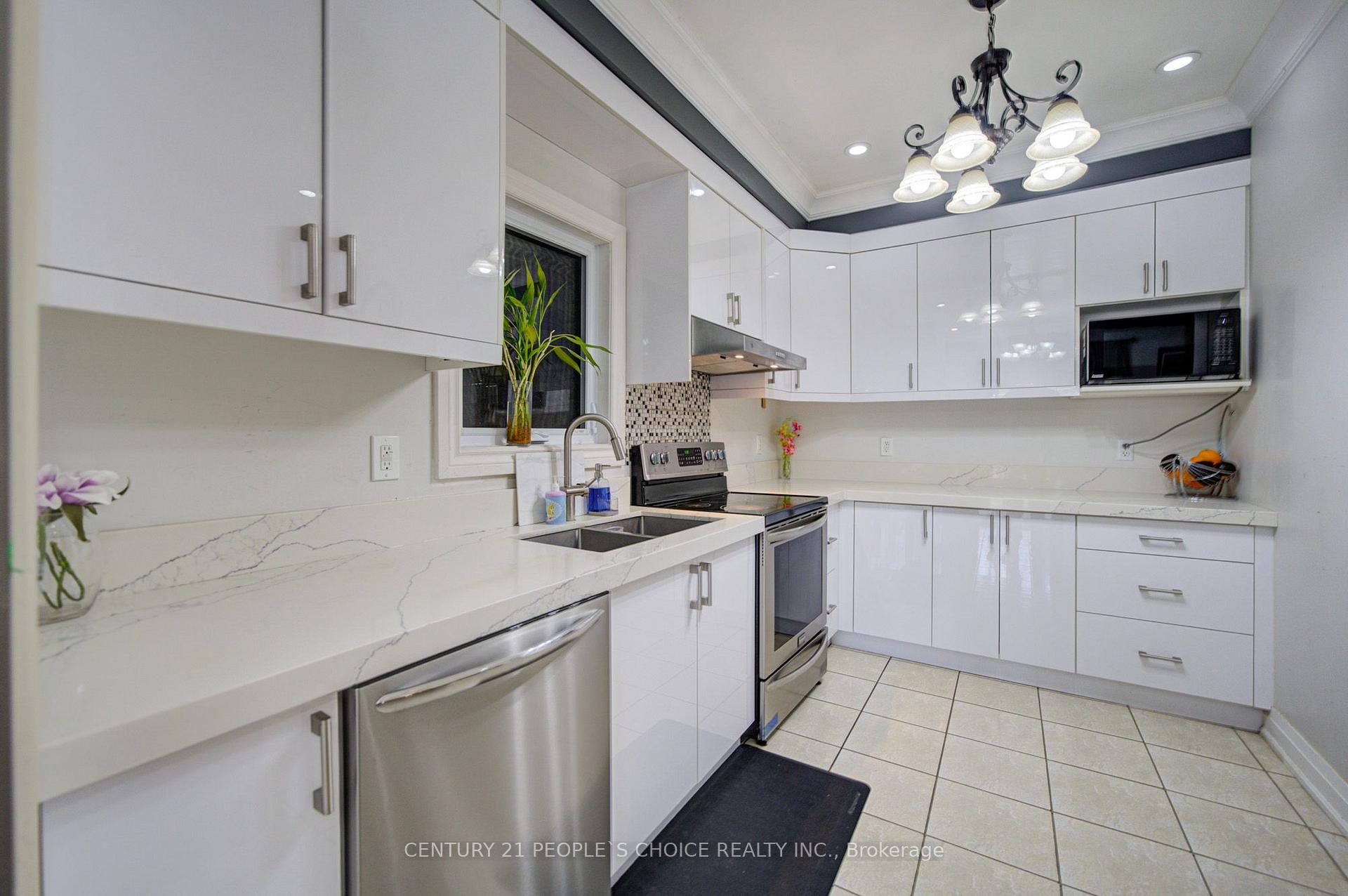 Photo 17 of 145 Trailhead Avenue, Newmarket, Woodland Hill — HOMEH