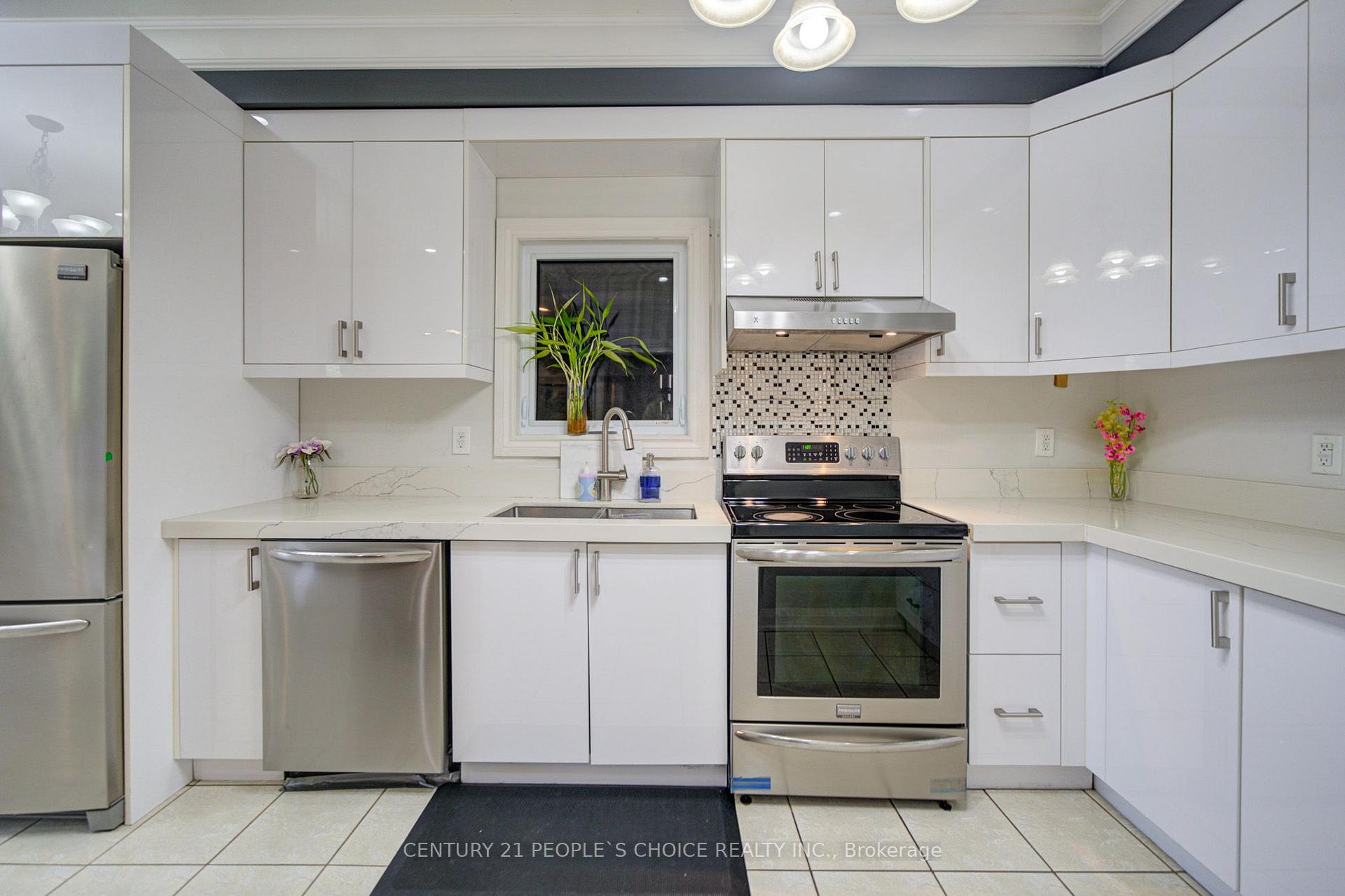 Photo 18 of 145 Trailhead Avenue, Newmarket, Woodland Hill — HOMEH