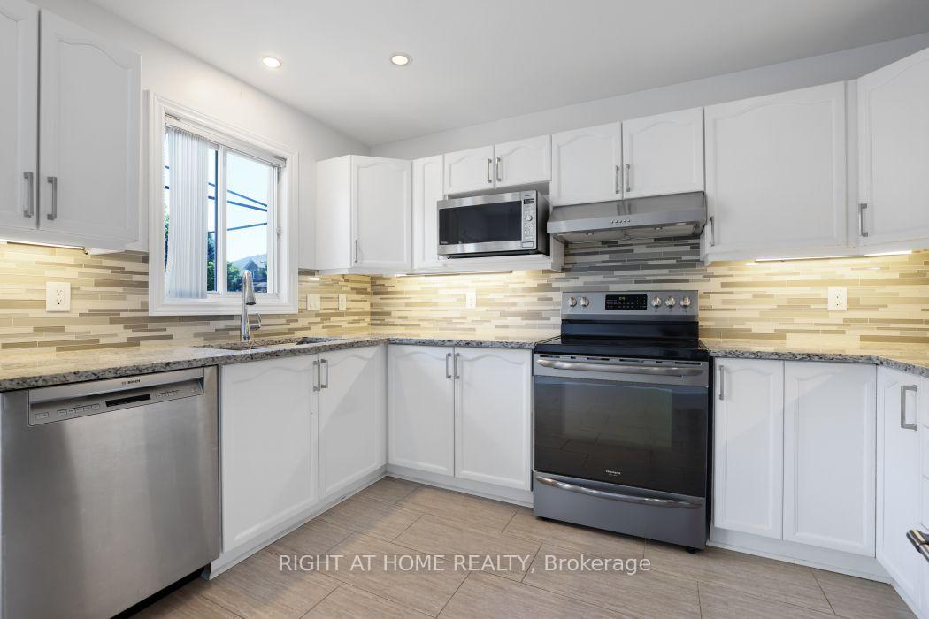 Photo 9 of 53 Yoho Drive, Ottawa, Kanata - Bridlewood — HOMEH