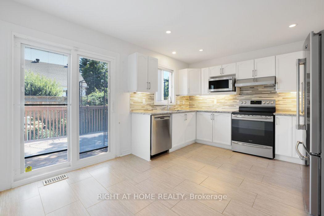 Photo 10 of 53 Yoho Drive, Ottawa, Kanata - Bridlewood — HOMEH