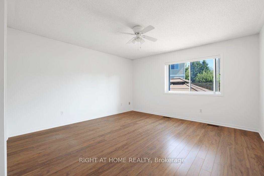 Photo 11 of 53 Yoho Drive, Ottawa, Kanata - Bridlewood — HOMEH