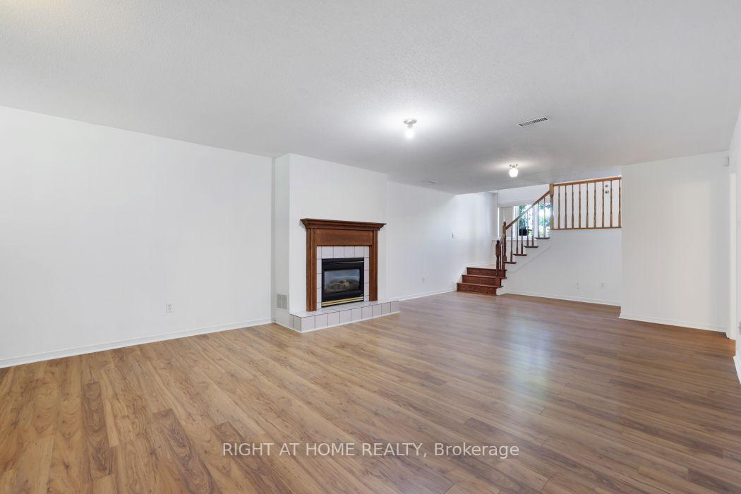 Photo 19 of 53 Yoho Drive, Ottawa, Kanata - Bridlewood — HOMEH