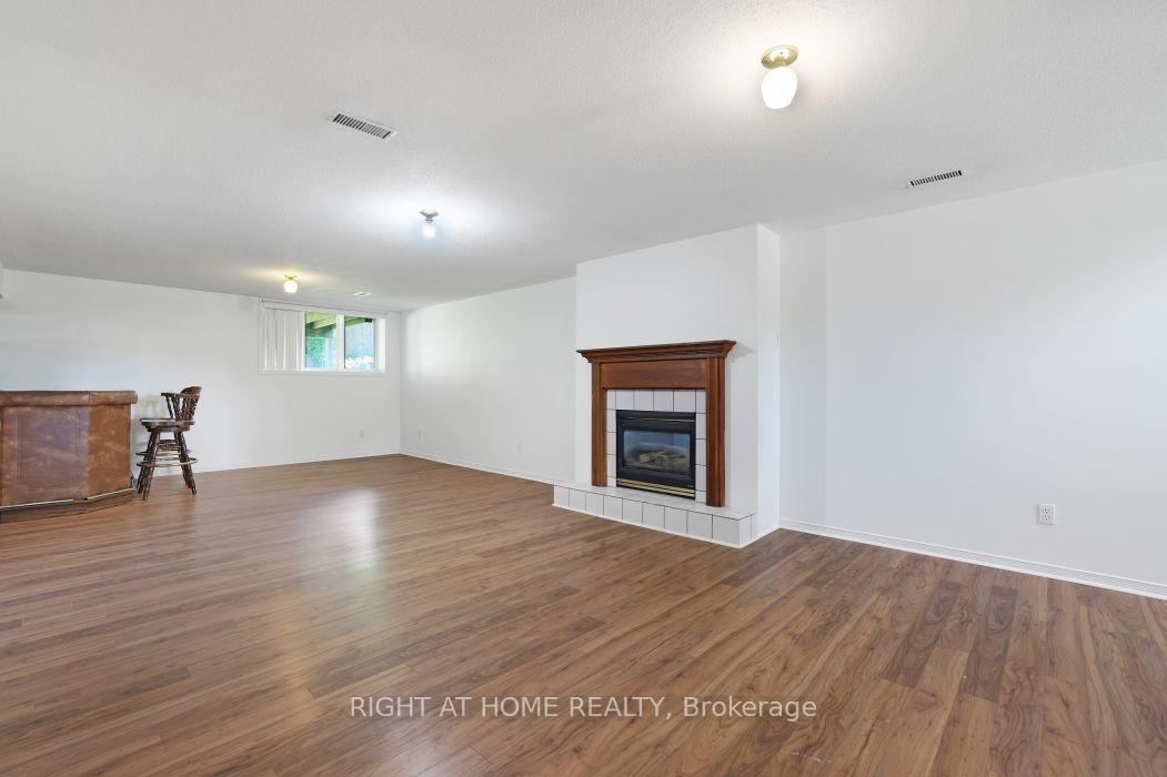 Photo 22 of 53 Yoho Drive, Ottawa, Kanata - Bridlewood — HOMEH