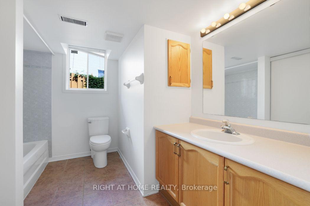 Photo 25 of 53 Yoho Drive, Ottawa, Kanata - Bridlewood — HOMEH
