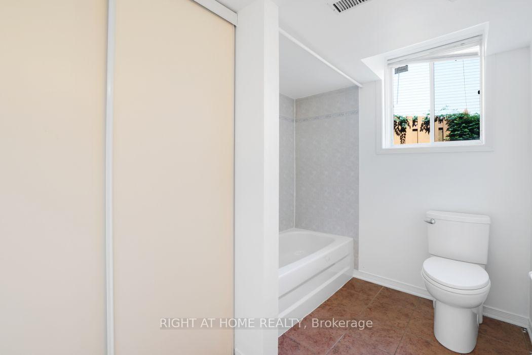 Photo 26 of 53 Yoho Drive, Ottawa, Kanata - Bridlewood — HOMEH