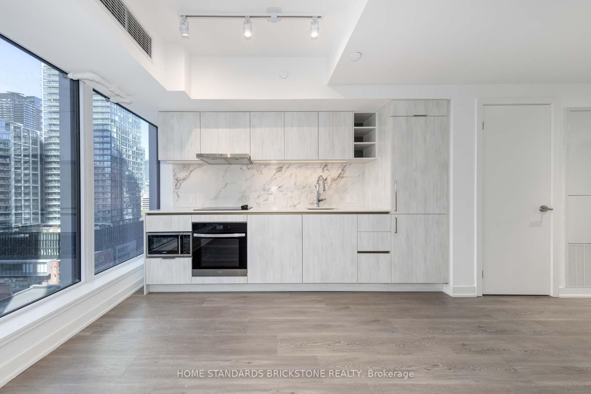 Photo 4 of Unit 1205, 8 Wellesley Street W, Toronto, Bay Street Corridor — HOMEH