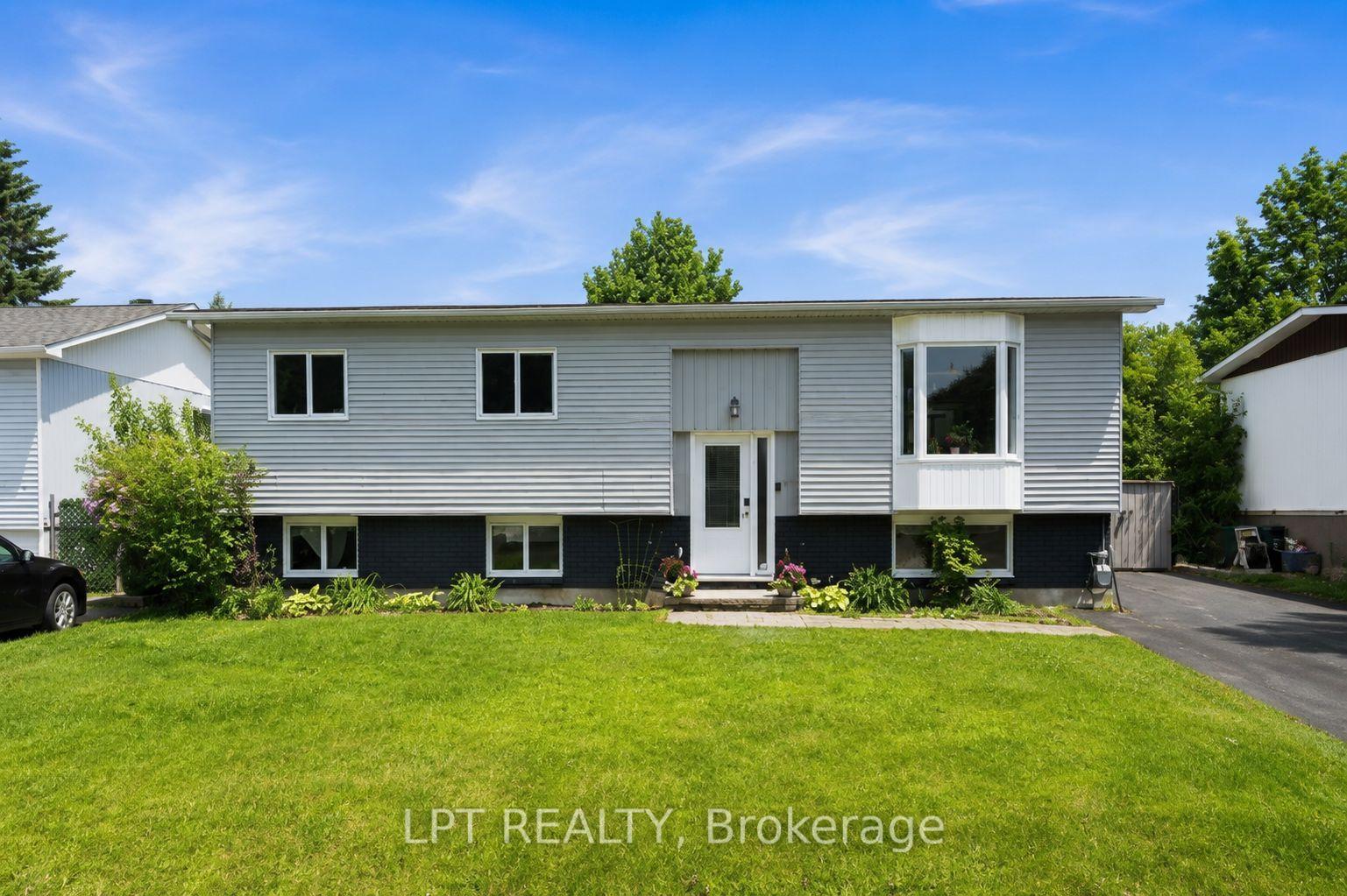 Photo 2 of 34 Fringewood Drive, Ottawa, Fringewood — HOMEH