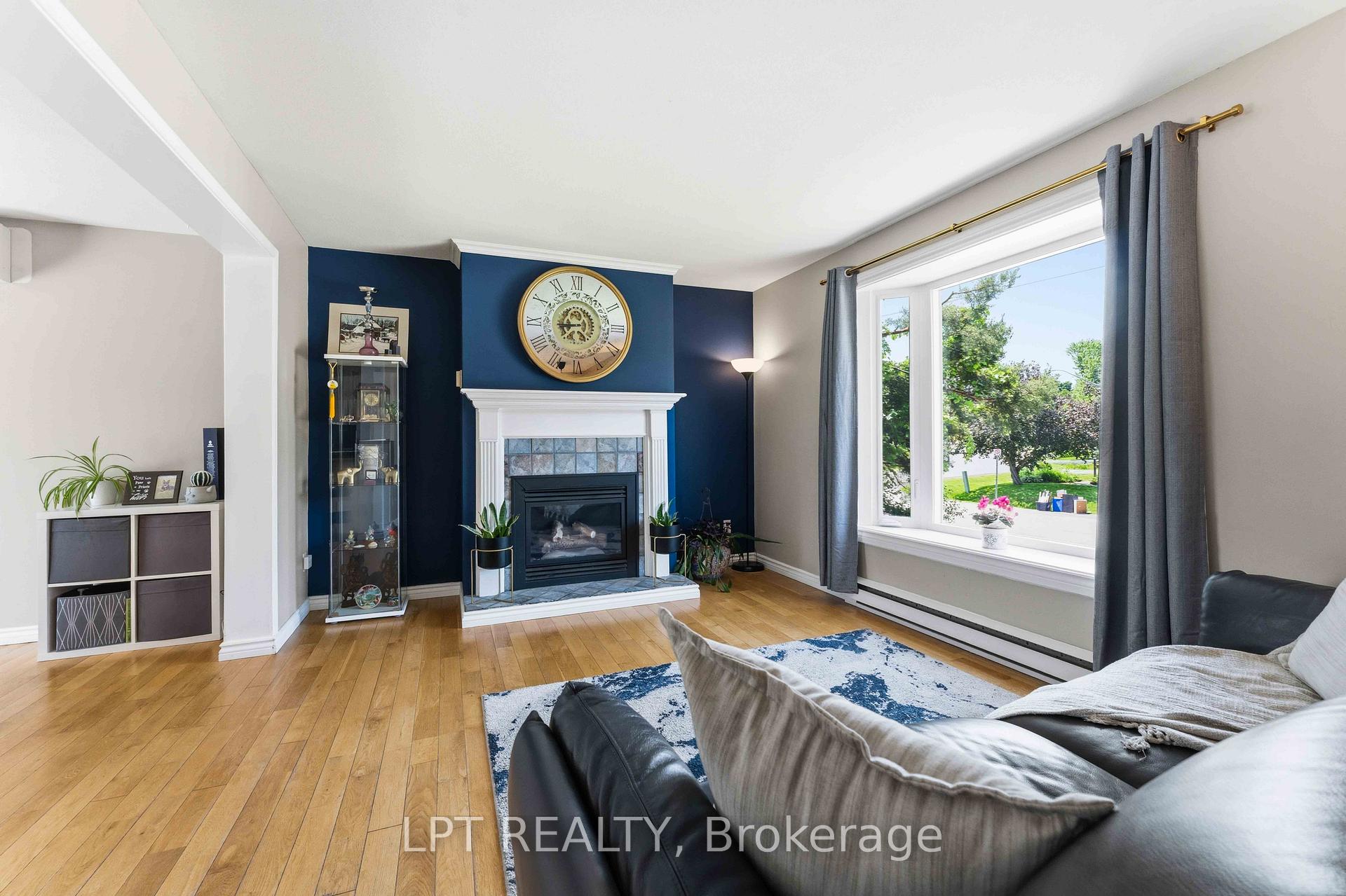 Photo 5 of 34 Fringewood Drive, Ottawa, Fringewood — HOMEH