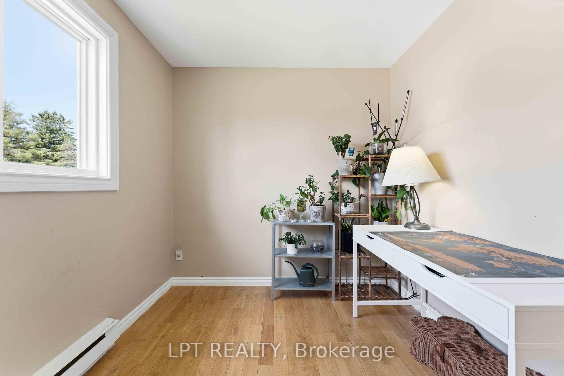 Photo 15 of 34 Fringewood Drive, Ottawa, Fringewood — HOMEH
