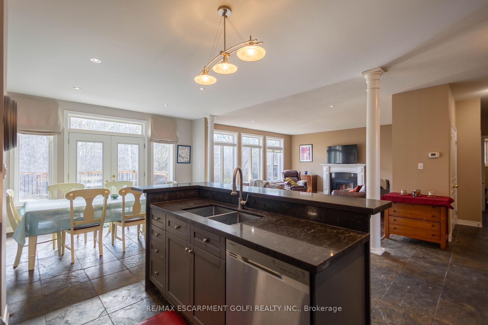 Photo 11 of 216 Diiorio Circle, Hamilton, Meadowlands — HOMEH