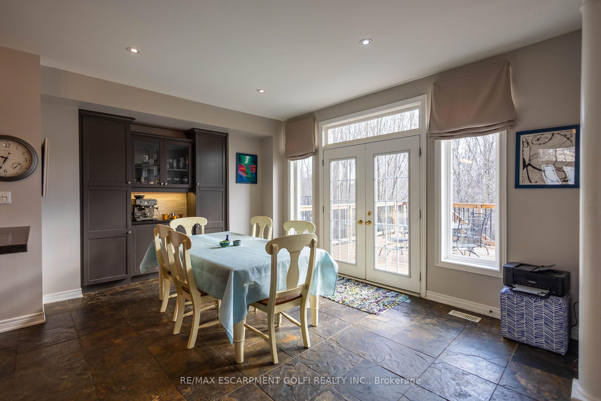 Photo 12 of 216 Diiorio Circle, Hamilton, Meadowlands — HOMEH