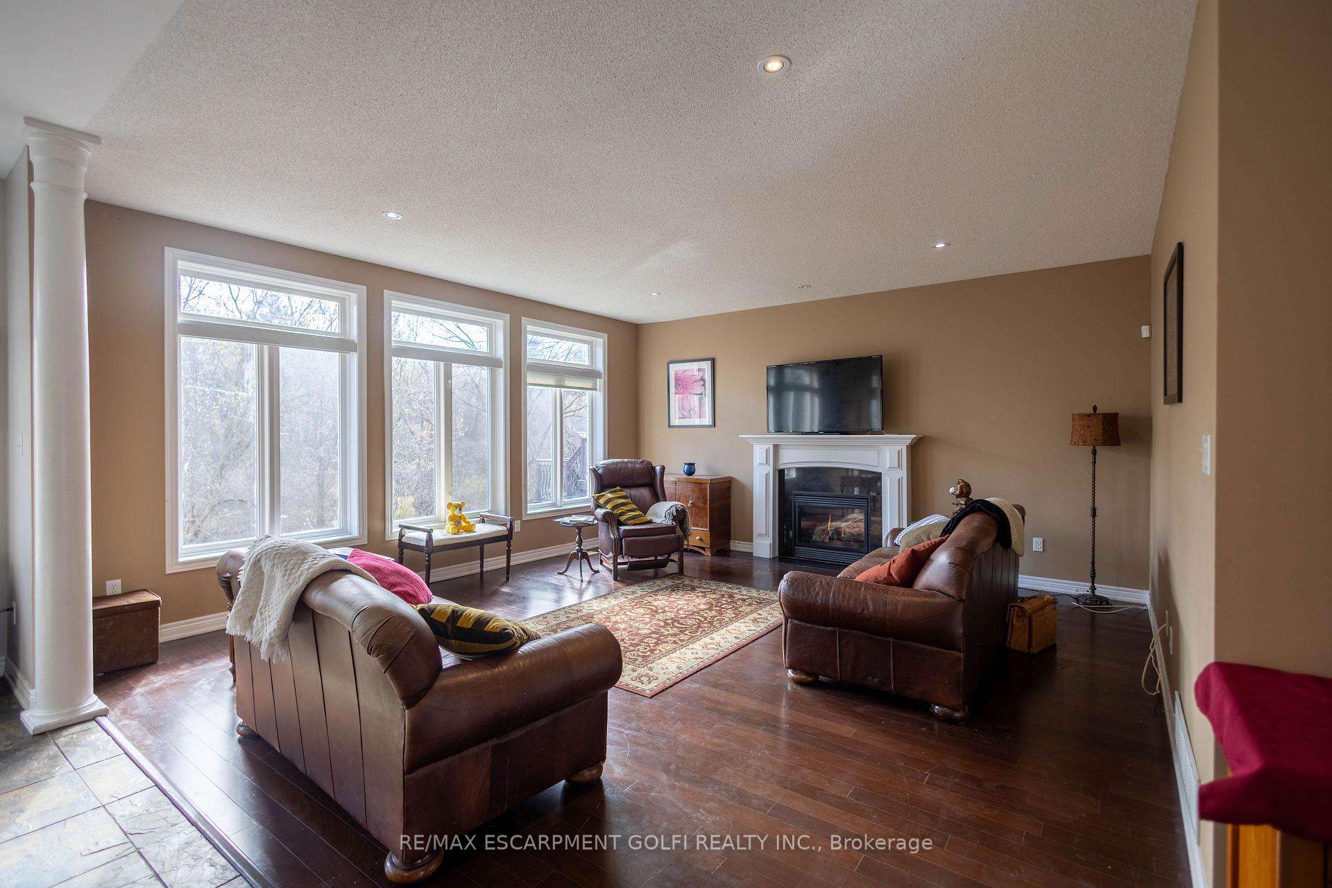 Photo 13 of 216 Diiorio Circle, Hamilton, Meadowlands — HOMEH