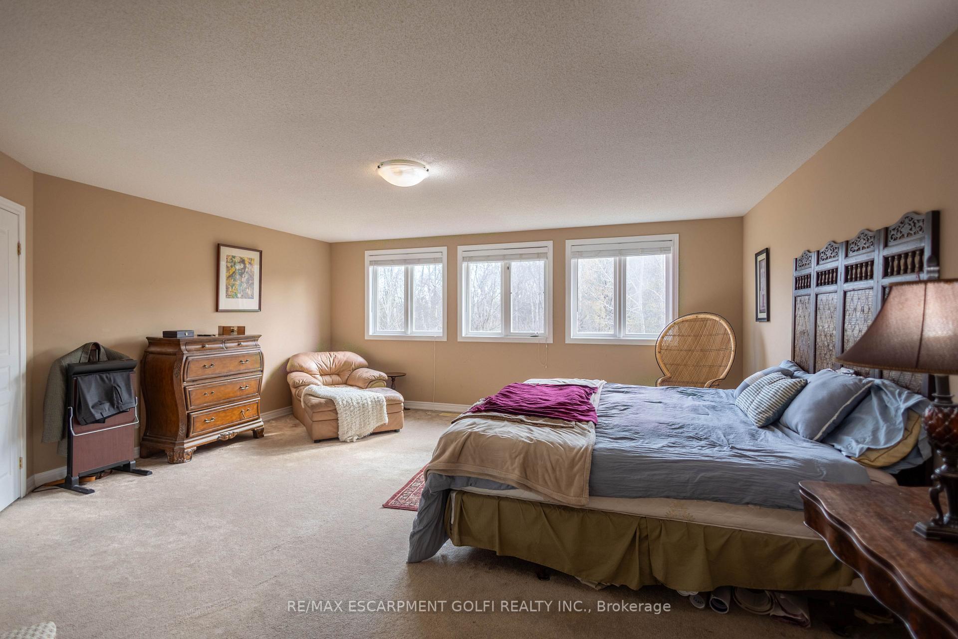 Photo 18 of 216 Diiorio Circle, Hamilton, Meadowlands — HOMEH