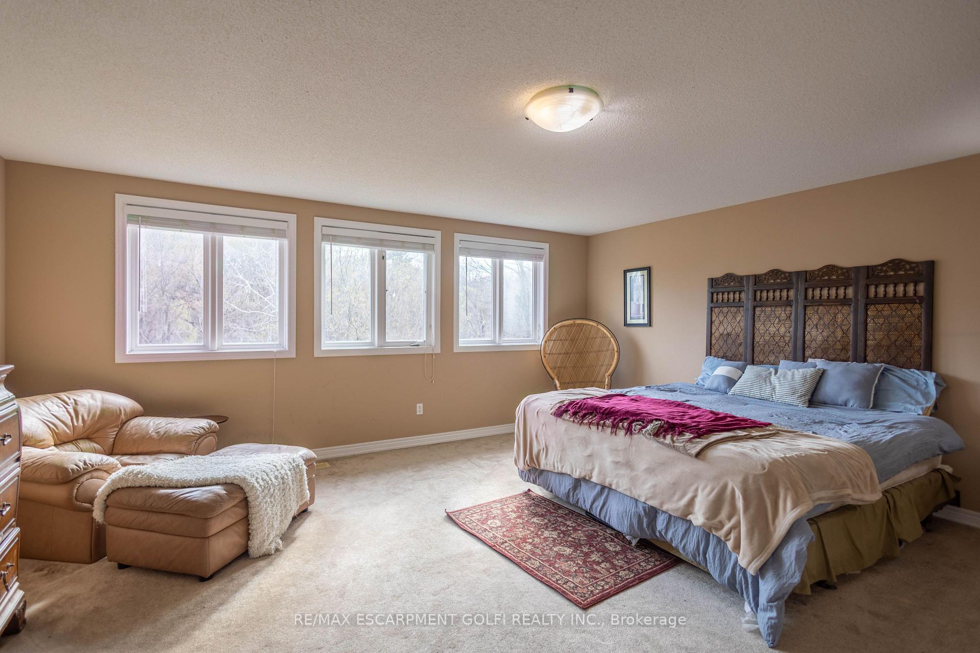 Photo 17 of 216 Diiorio Circle, Hamilton, Meadowlands — HOMEH