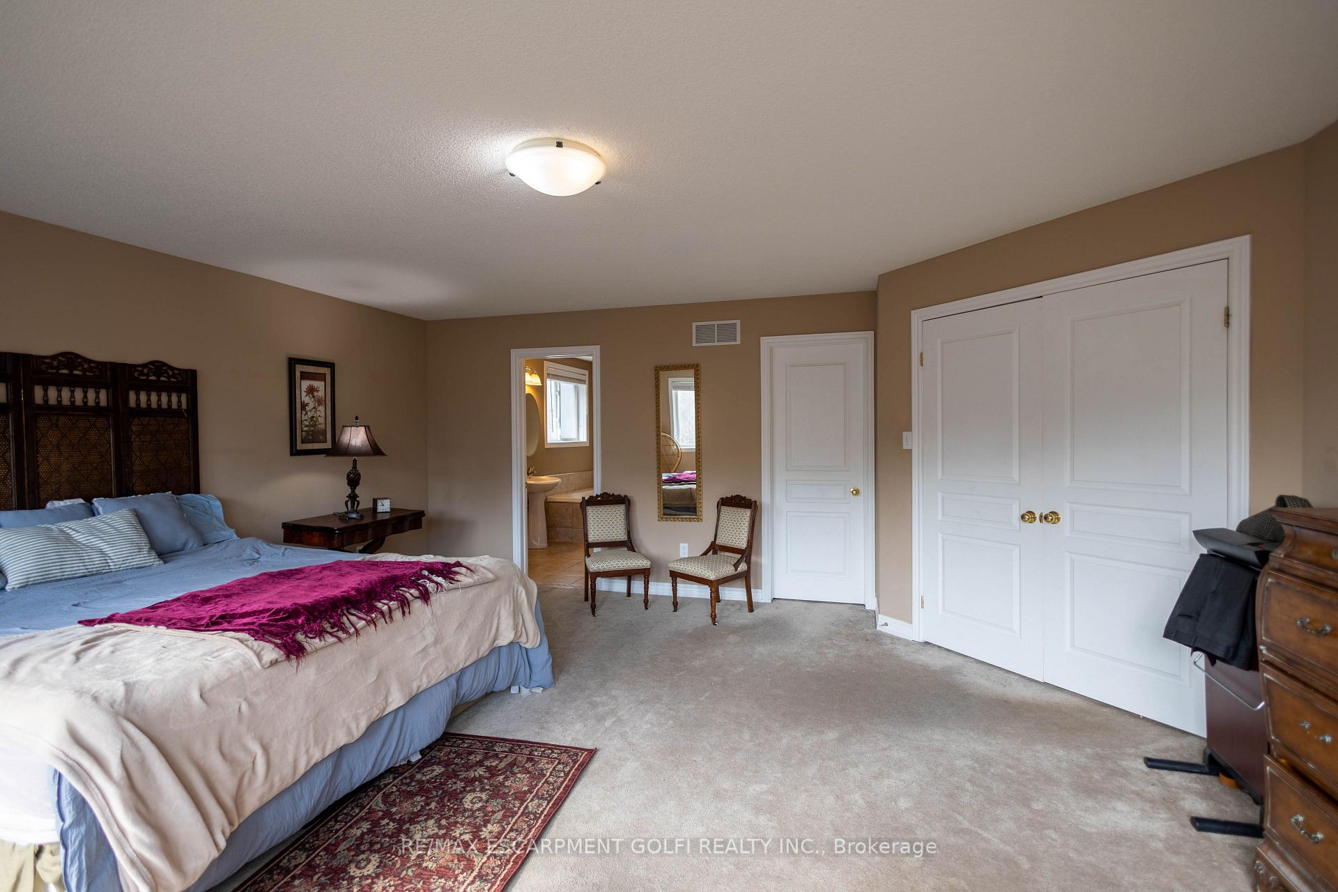 Photo 19 of 216 Diiorio Circle, Hamilton, Meadowlands — HOMEH
