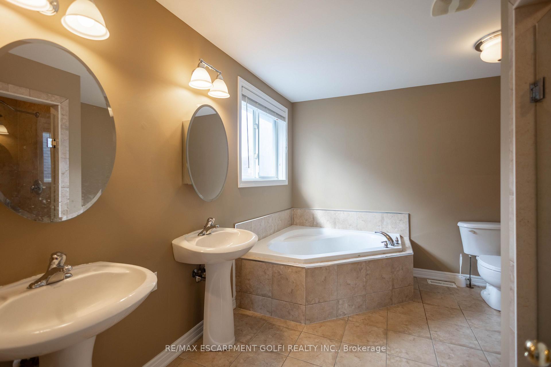 Photo 20 of 216 Diiorio Circle, Hamilton, Meadowlands — HOMEH