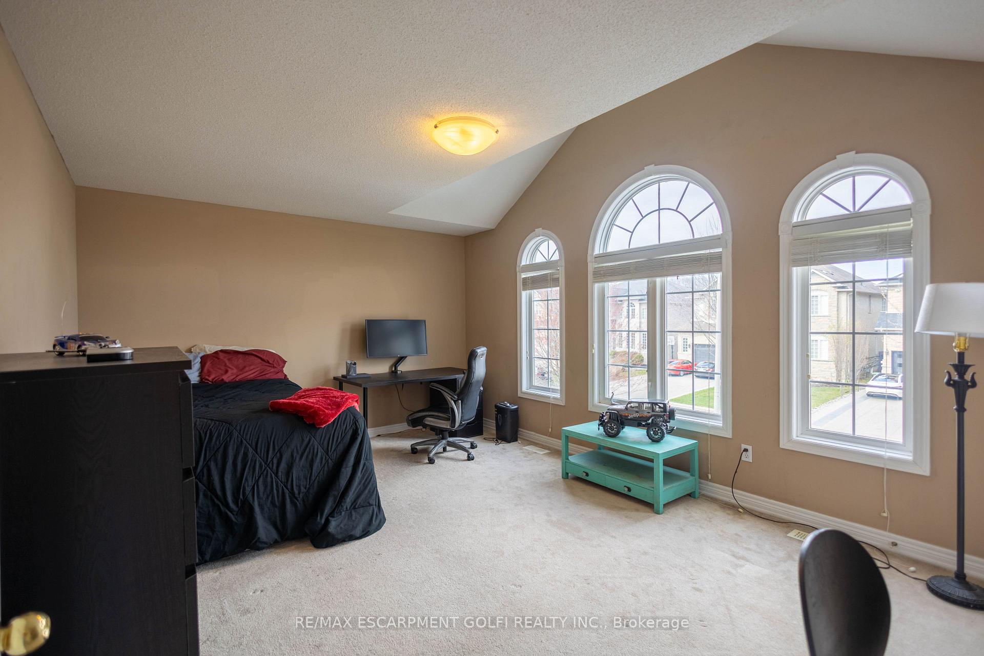 Photo 23 of 216 Diiorio Circle, Hamilton, Meadowlands — HOMEH