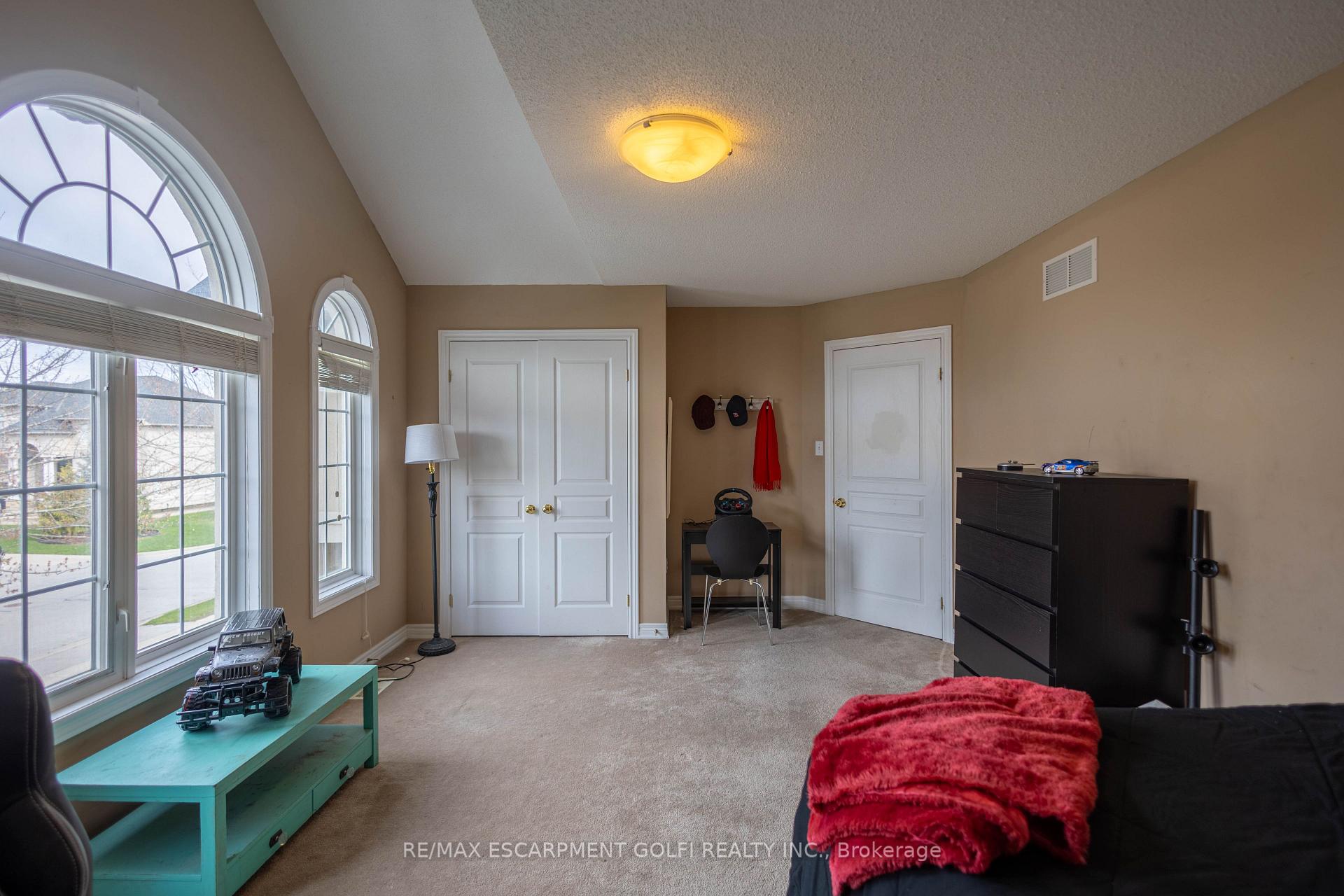 Photo 24 of 216 Diiorio Circle, Hamilton, Meadowlands — HOMEH